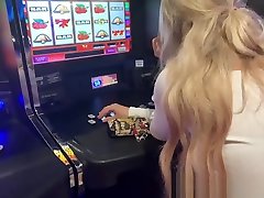18 yo Public Flash & Road Head I couldnt wait til I got home to fuck him