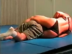 mixed wrestling xnxx brezzer Christine Fetzer scissors part 2