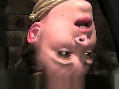 maya invertiert bondage
