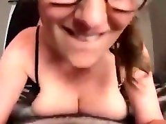 Milf de mega tetas naturales follando