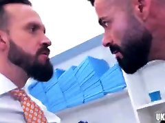 Muscle gay fetish and cumshot