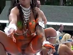 Zuma - Nudes-a-Poppin 2017