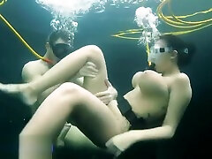Bella gets hot underwater fucking