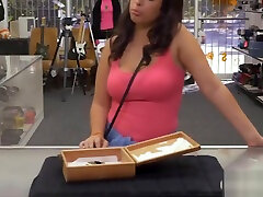 Amateur latina sells watch and pounded at the pawnshop