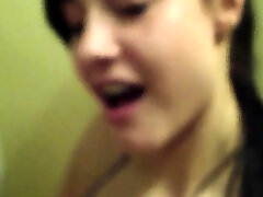 Amateur Hot Babe fucked in a Locker Room