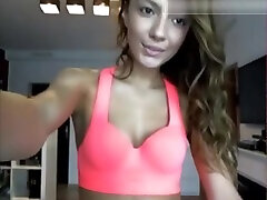 Yoopicam - Cuttest Wiggling Girl On Cam