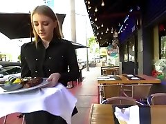 Waitress sa ibang bansa