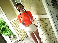 Chick looking like Olga Buzova hooks up with one barely known guy
