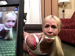electro bdsm sklave und fetisch latex big titted domina