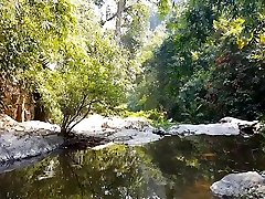 orgasmo rumoroso nel fiume selvaggio