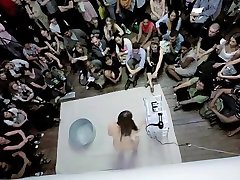 Art Performance -Dye pubic hair