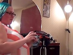 cfnm woman amused by flasher