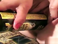 naruto xxx korean belle libertine fait joujou avec des objets en fumant