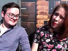 Alexandra - Deux mecs pour les debuts dAlexandra, 25ans, de Bandol 1