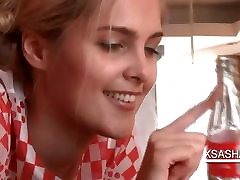 Lonely hot Sasha turning a bokeb korea cantik into her fuck buddy