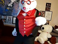 enrique bunny strips out of a sophia gr and blows a load