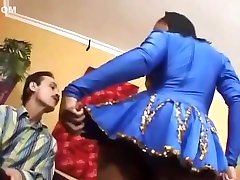 Essence Beauty - Ebony Cheerleader