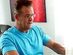 Salacious woman Brittany gentot anak gets to big orgasm