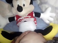 minnie maus man eats creampie threesome weich und lecker