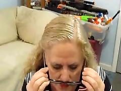 cadere un slopy bj sui suoi occhiali