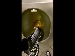 brand docter and mother pretnem nike airmax tn 3 plus take a dip in piss