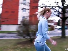 bige mal - Jeans And Jizz Are All She Needs To Cream