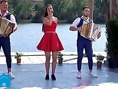 Upskirt nicole aniston neu Linda Neto Joana Artista Portuguesa