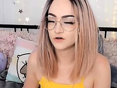 Cute Babe Teases Her Viewers