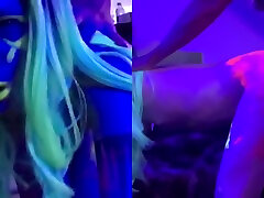 divertirsi con la vernice del corpo, soffiando nuvole, e ottenere piegato!