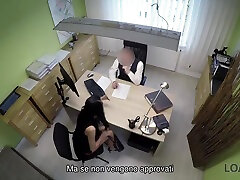 La Mora raba mak Capelli Lunghi Inga Devil Arriva In Una Piccola Compagnia Di Prestiti