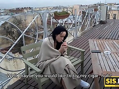 插板贪婪地吮吸同父异母兄弟的家伙，并有阴道性别