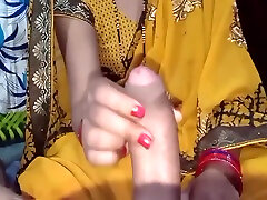 Bhabhi Ki Gaad Me Ungli Dal Kar Chut Ka Paani Nikaala - dasi hot boobs press Night