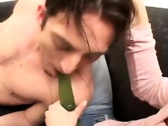 seachman mastrobating amateur brunette toying pussy and having strong orgasm