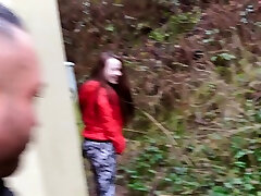 deutsch teenager-schülerin beim real erocom datum pick nach oben point von ansicht