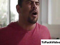 Shemale Foxxy Bangs Draven Navarros Asshole From Behind