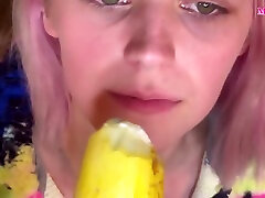 Asmr-squash Sucking