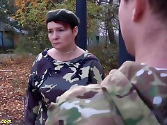 bbw commander difficile scopata da soldier