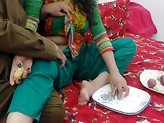 Xxx Desi Helping My Stepmom In Cutting Vegetable Than Fucking Her Big Ass Cheating My Stepdaddy Clear Hindi Audio