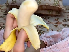 Pyasi Madam Ne Krvayi Mote jlstina teen Wale Nokar Se Jam Kr Apni Chut Chudai