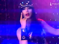 chubby small fisting belly dancer