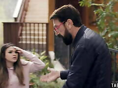 Teen tourist Athena Faris trapped in an Airbnb in Germany