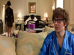 Elizabeth Hurley - cewe ps kuda Powers 1&2