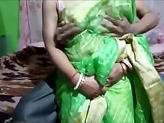 uncle ne ki padosi hot seachsunny leone lingaring ki chut me ungli