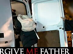 DEVIANTE - Brunette confesses to having gangbangs