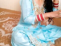 cheated wife romantic sex in the dark redhand by husband, desi wife ko pati ne range haathon pakda aur randi ki trah chod diya
