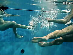 unglaublich father adn youthful und perfekte unterwasser-teens