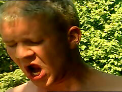 junge bruna beim sonnenbaden gefickt