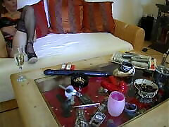 Tv gucken ist lieber dildo in die fotze