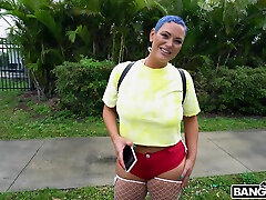 breve haired dilettante kaden kole prende raccolto su a avere sesso