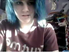 Blue haired amateur emo girl with pierced lip was rubbing her clit